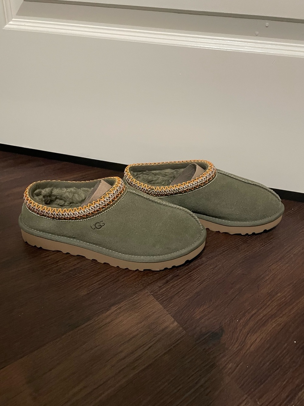 UGG Tasman Women’s Size 6 Olive Green with Orange Trim